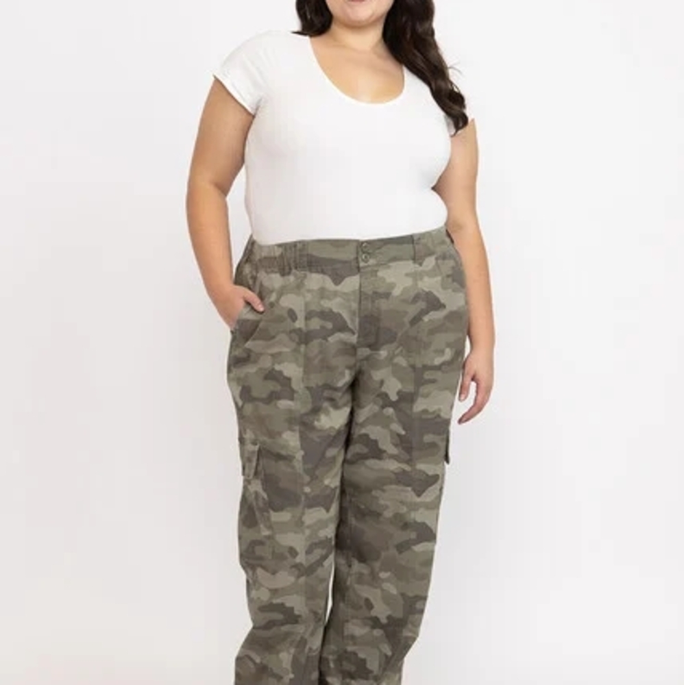 Plus Size Camo Cargo Pants - Olive Camo